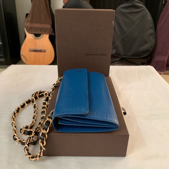 LOUIS VUITTON Credit Blue Bifold Epi Sarah Wallet - Picture 3 of 12